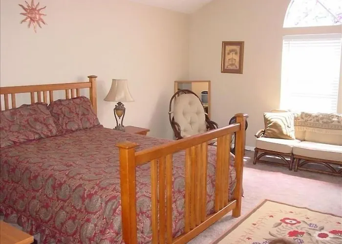 The Newport Family Peninsula Beach House