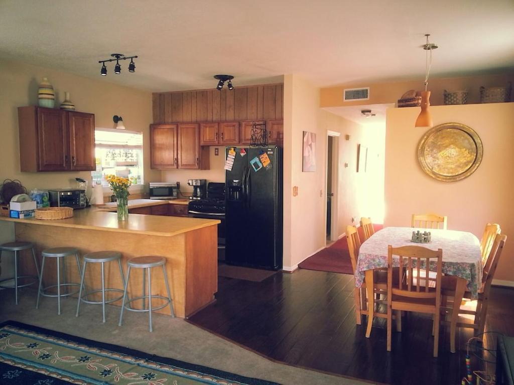The Newport Family Peninsula House Apartment *